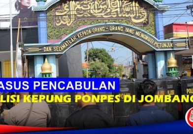 Ratusan Polisi Dihalangi Oleh Sekelompok Orang Saat Hendak Melakukan Penangkapan Buron Kasus Pencabulan Ratusan Polisi Dihalangi Oleh Sekelompok Orang Saat Hendak Melakukan Penangkapan Buron Kasus Pencabulan