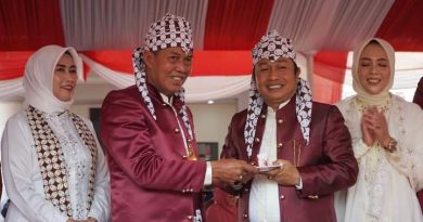 Wali Kota dan Wakil Wali kota Kompak Menghadiri Peringatan Hari Jadi Kota Serang yang Ke-15 Tahun Wali Kota dan Wakil Wali kota Kompak Menghadiri Peringatan Hari Jadi Kota Serang yang Ke-15 Tahun