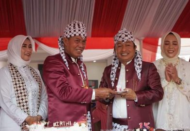 Wali Kota dan Wakil Wali kota Kompak Menghadiri Peringatan Hari Jadi Kota Serang yang Ke-15 Tahun Wali Kota dan Wakil Wali kota Kompak Menghadiri Peringatan Hari Jadi Kota Serang yang Ke-15 Tahun