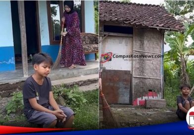 6 Potret Sederhana Rumah Penyanyi ‘Ojo Dibandingke’ Farel Prayoga 6 Potret Sederhana Rumah Penyanyi ‘Ojo Dibandingke’ Farel Prayoga