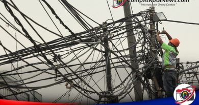 Tiang listrik milik PLN saat ini banyak di tumpangi nirkabel Wifi di duga tidak mengantongi ijin Tiang listrik milik PLN saat ini banyak di tumpangi nirkabel Wifi di duga tidak mengantongi ijin