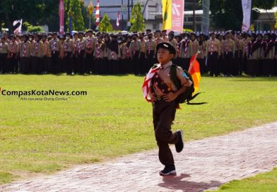 Peserta Upacara Terperangah Oleh Suara Komandan Upacara ini, Ternyata,, Peserta Upacara Terperangah Oleh Suara Komandan Upacara ini, Ternyata,,