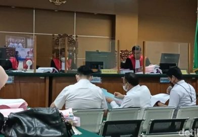 Saksi Ungkap Terdakwa Korupsi Samsat di Banten Gelapkan Pajak 294 Mobil Saksi Ungkap Terdakwa Korupsi Samsat di Banten Gelapkan Pajak 294 Mobil