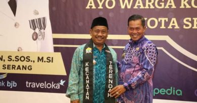 Wali Kota Serang Berikan Penghargaan Bagi Yang Patuh Bayar Pajak Wali Kota Serang Berikan Penghargaan Bagi Yang Patuh Bayar Pajak