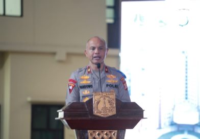 Gubernur DKI Jakarta Anis Baswedan Dan Wakapolda Metro Jaya Meresmikan Rumah Susun Menteng Polda Metro Jaya. Gubernur DKI Jakarta Anis Baswedan Dan Wakapolda Metro Jaya Meresmikan Rumah Susun Menteng Polda Metro Jaya.