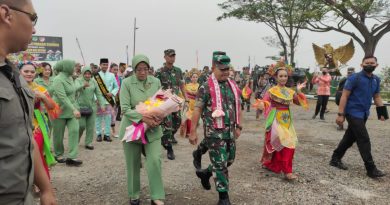Sukseskan Ketahanan Pangan Kepala Staf Angkatan Darat Tinjau Panen Raya Padi dan Jagung Sukseskan Ketahanan Pangan Kepala Staf Angkatan Darat Tinjau Panen Raya Padi dan Jagung
