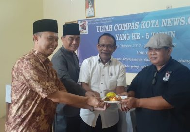 Di Ultah Ke-5 Compas Kota News Menyatakan Sikap Agar Pemerintah Kota Serang Dapat Merangkul Media, Lsm Dan Ormas Bukan Di Curigai Di Ultah Ke-5 Compas Kota News Menyatakan Sikap Agar Pemerintah Kota Serang Dapat Merangkul Media, Lsm Dan Ormas Bukan Di Curigai