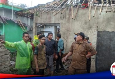 7 Rumah Warga di Lebak Rusak Parah Akibat di Terjang Angin Puting Beliung 7 Rumah Warga di Lebak Rusak Parah Akibat di Terjang Angin Puting Beliung
