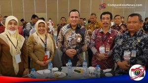 Plt. Inspektur Daerah Provinsi Banten Usman Assiddiqi Qohara (kedua kanan) bersama Ketua KPK RI Firli Bahuri.
