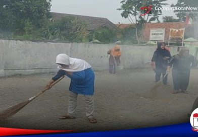 Kelurahan Kalodran Bersama Warga Kompak Bersih Bersih Lingkungan Kelurahan Kalodran Bersama Warga Kompak Bersih Bersih Lingkungan
