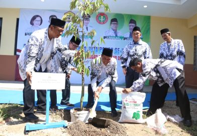 Hindari Pemanasan Global, PGRI Kota Serang lakukan Gerakan Tanam 10 Juta Pohon di Kota Serang Hindari Pemanasan Global, PGRI Kota Serang lakukan Gerakan Tanam 10 Juta Pohon di Kota Serang