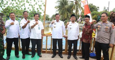 Saking Cinta nya Wali Kota Serang Syafrudin Hadiri Peresmian Saung Terapung Warga Sukadiri Kasunyatan Di Luar Jadwal Protokoler Saking Cinta nya Wali Kota Serang Syafrudin Hadiri Peresmian Saung Terapung Warga Sukadiri Kasunyatan Di Luar Jadwal Protokoler