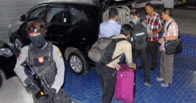 Bupati Bangkalan Madura Di Tangkap KPK Di Duga Jual Beli Jabatan Bupati Bangkalan Madura Di Tangkap KPK Di Duga Jual Beli Jabatan