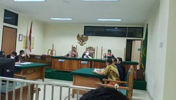 Mantan Kadisnaker Pemkab Serang Didakwa Korupsi Bantuan Corona Rp 1,4 Miliar Mantan Kadisnaker Pemkab Serang Didakwa Korupsi Bantuan Corona Rp 1,4 Miliar