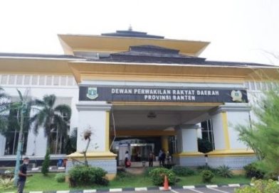 Bintang Merah Indonesia Dan Bara Aksi Banten Soroti Proyek Pemasangan paving Blok di Dinas Perkim Banten tahun 2022 Bintang Merah Indonesia Dan Bara Aksi Banten Soroti Proyek Pemasangan paving Blok di Dinas Perkim Banten tahun 2022