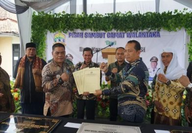 Di Acara Sartijab Camat Walantaka Sekaligus Syafrudin Wali Kota Serang Resmikan Tiga Gedung Kantor Kelurahan Di Acara Sartijab Camat Walantaka Sekaligus Syafrudin Wali Kota Serang Resmikan Tiga Gedung Kantor Kelurahan
