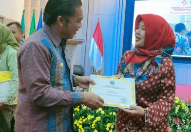 Pemprov Banten Memberi Bantuan Kepada Ribuan Kepala Desa, Segini Besaran nya Pemprov Banten Memberi Bantuan Kepada Ribuan Kepala Desa, Segini Besaran nya