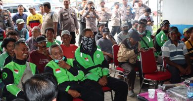 Jum’at Curhat Bersama Ojol, Kapolres Serang Serap Aspirasi Terkait Pelayanan Kepolisian Jum’at Curhat Bersama Ojol, Kapolres Serang Serap Aspirasi Terkait Pelayanan Kepolisian