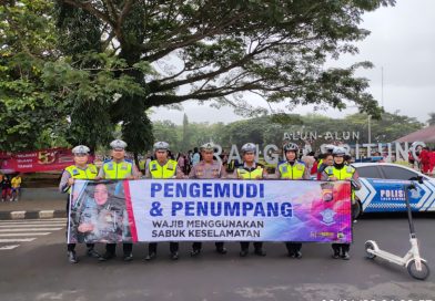 Satlantas Polres Lebak Bersekuter Sosialisasikan Keselamatan dan Tertib Berlalulintas Satlantas Polres Lebak Bersekuter Sosialisasikan Keselamatan dan Tertib Berlalulintas