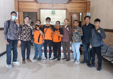 Serikat Buruh FKUI Dan Team Advokasi Untuk Upah Layak (TAPAL) Mendatangi Kantor Gubernur Serikat Buruh FKUI Dan Team Advokasi Untuk Upah Layak (TAPAL) Mendatangi Kantor Gubernur