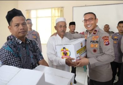 Gelar Jumat Curhat, Wakapolda Banten Serap Aspirasi Warga Kelurahan Banjarsari Kota Serang Gelar Jumat Curhat, Wakapolda Banten Serap Aspirasi Warga Kelurahan Banjarsari Kota Serang