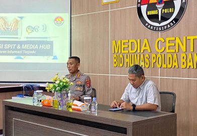 Kabid Humas Polda Banten Berikan Arahan Kepada PPID Satker Jajaran Polda Banten Kabid Humas Polda Banten Berikan Arahan Kepada PPID Satker Jajaran Polda Banten