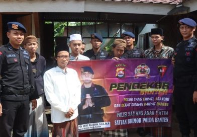 Satbrimob Polda Banten Berikan Santunan Kepada Yayasan Pondok Pesantren Misbahul Huda Satbrimob Polda Banten Berikan Santunan Kepada Yayasan Pondok Pesantren Misbahul Huda