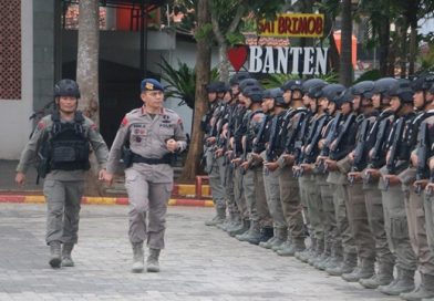 Dansat Brimob Polda Banten Pimpin Upacara Pembukaan Pelatihan Kemampuan Penanganan Konflik Sosial