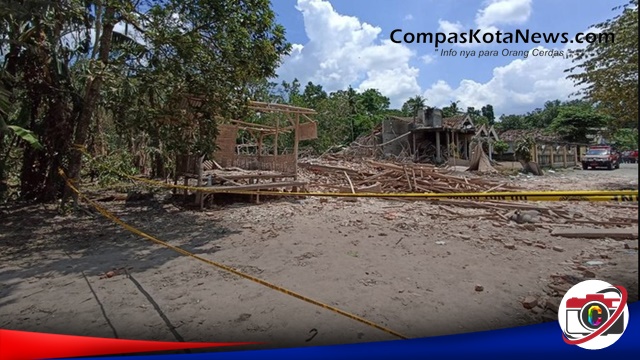 4 Orang Tewas Akibat Ledakan Petasan Di Blitar: Ini Kronologisnya 4 Orang Tewas Akibat Ledakan Petasan Di Blitar: Ini Kronologisnya