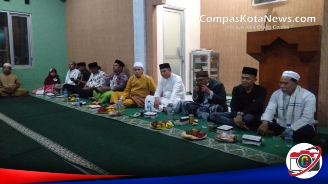 Menyambung Talisilaturahim Dengan Melakukan Perayaan Isro Mi’roj di Lingkungan Puri Anggrek Menyambung Talisilaturahim Dengan Melakukan Perayaan Isro Mi’roj di Lingkungan Puri Anggrek