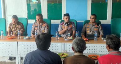 Dengar Aspirasi Pengurus Angkutan Umum Serta Pedagang, Polda Banten Gelar Jumat Curhat di Terminal Pakupatan Dengar Aspirasi Pengurus Angkutan Umum Serta Pedagang, Polda Banten Gelar Jumat Curhat di Terminal Pakupatan