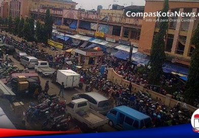 Lalin Dipasar Rau Hampir Setiap Hari Macet Dan Semerawut di Sebabkan Tumpukan Angkot Dari Daerah Lain Masuk Kota Serang Lalin Dipasar Rau Hampir Setiap Hari Macet Dan Semerawut di Sebabkan Tumpukan Angkot Dari Daerah Lain Masuk Kota Serang