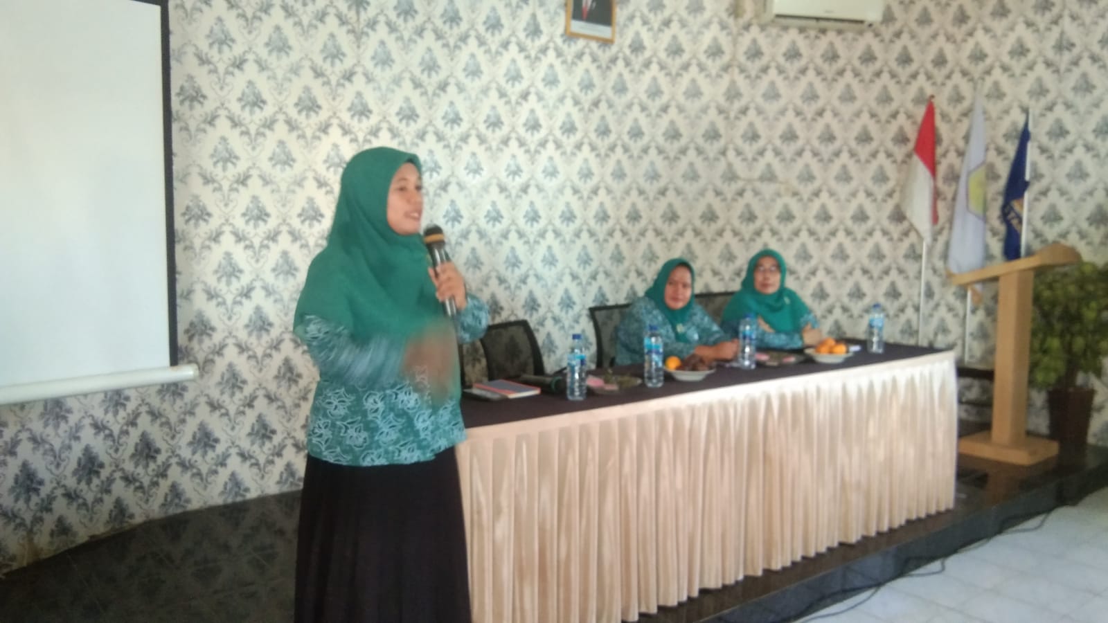 Fungsi PKK Ikut Serata Membangun Kearifan Lokal dan Sinkronisasi Pembangunan di Semua Lini. Fungsi PKK Ikut Serata Membangun Kearifan Lokal dan Sinkronisasi Pembangunan di Semua Lini.