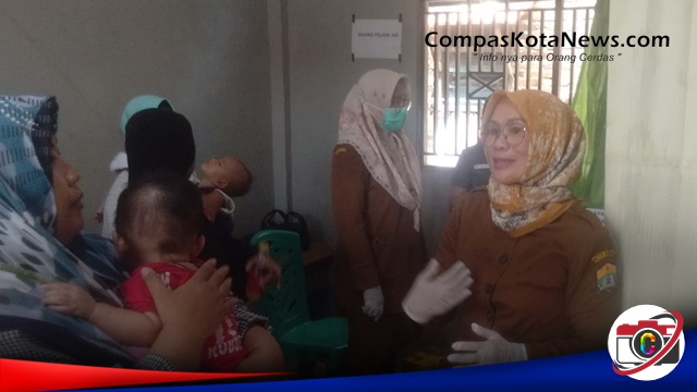 Klinik Uwen Yuheni Kebon Jahe Memberikan Program Gratis Penanganan Stunting Di Posyandu Matahari. Klinik Uwen Yuheni Kebon Jahe Memberikan Program Gratis Penanganan Stunting Di Posyandu Matahari.