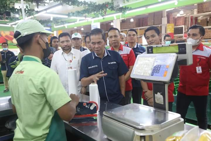 Walikota Serang Syafrudin: Ancam Perusahaan yang Tidak Beri THR Akan Cabut Izin Usaha Dan Penutupan Walikota Serang Syafrudin: Ancam Perusahaan yang Tidak Beri THR Akan Cabut Izin Usaha Dan Penutupan