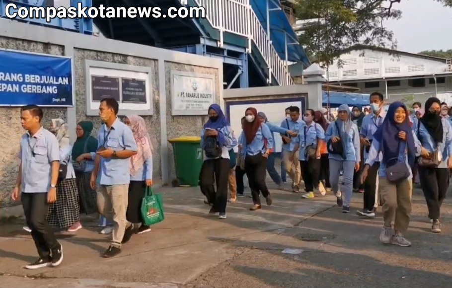 Lagi Lagi PHK di Pabrik Sepatu Adidas Tangerang, Ribuan Orang Jadi Pengangguran Lagi Lagi PHK di Pabrik Sepatu Adidas Tangerang, Ribuan Orang Jadi Pengangguran