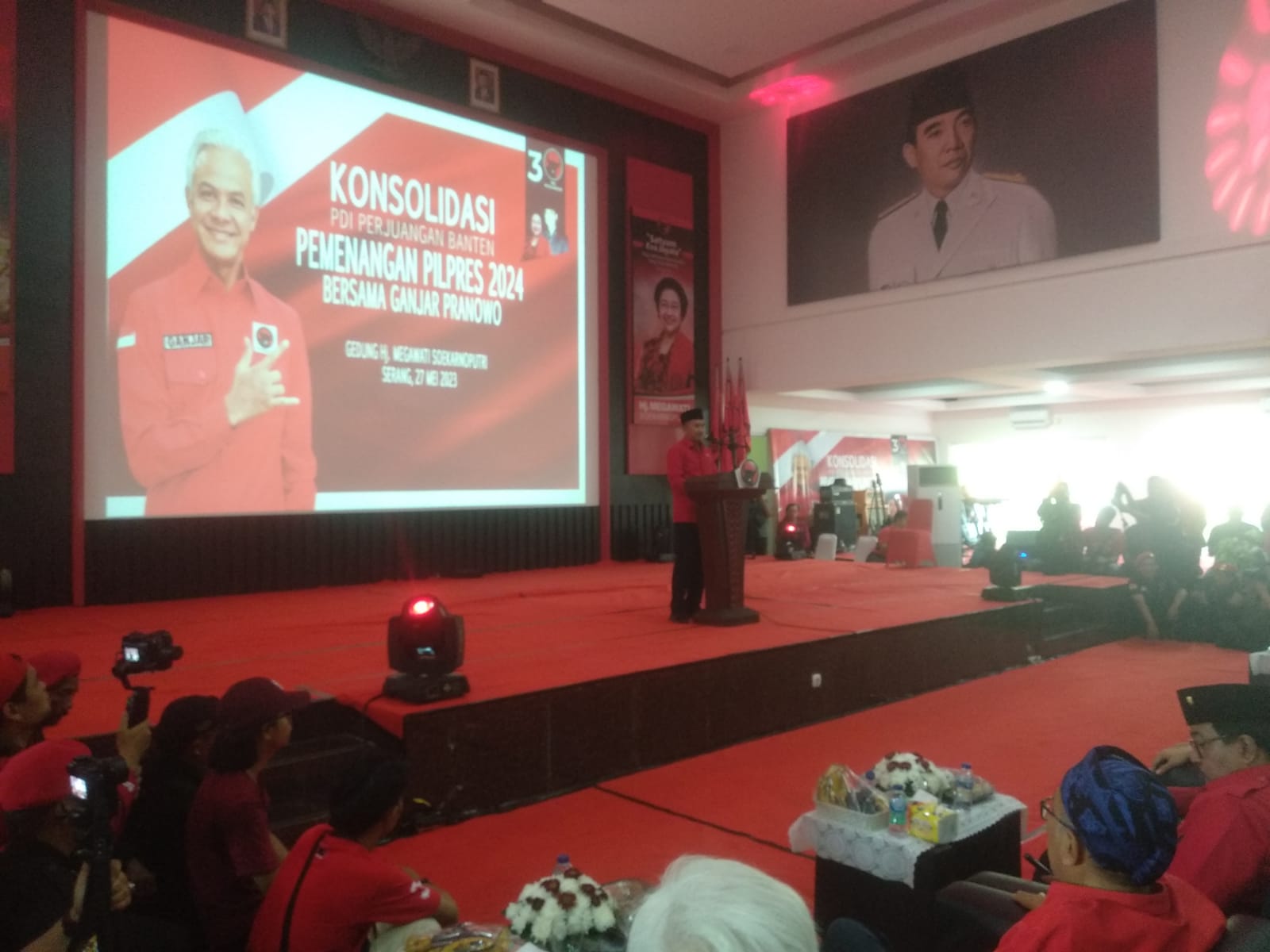 Konsolidasi PDI Perjuangan Banten Pemenangan Pilpres 2024 Bersama Ganjar Pranowo. Konsolidasi PDI Perjuangan Banten Pemenangan Pilpres 2024 Bersama Ganjar Pranowo.