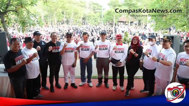 Wali Kota Serang Syafrudin Semarakan Merdeka Belajar Dan Lepas Ratusan Peserta Jalan Santai Wali Kota Serang Syafrudin Semarakan Merdeka Belajar Dan Lepas Ratusan Peserta Jalan Santai