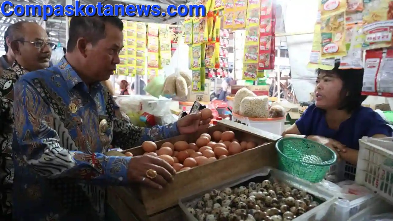 Harga Telur Ayam Melambung Tinggi, Wali Kota Serang Syafrudin Sidak Pasar Lama Harga Telur Ayam Melambung Tinggi, Wali Kota Serang Syafrudin Sidak Pasar Lama