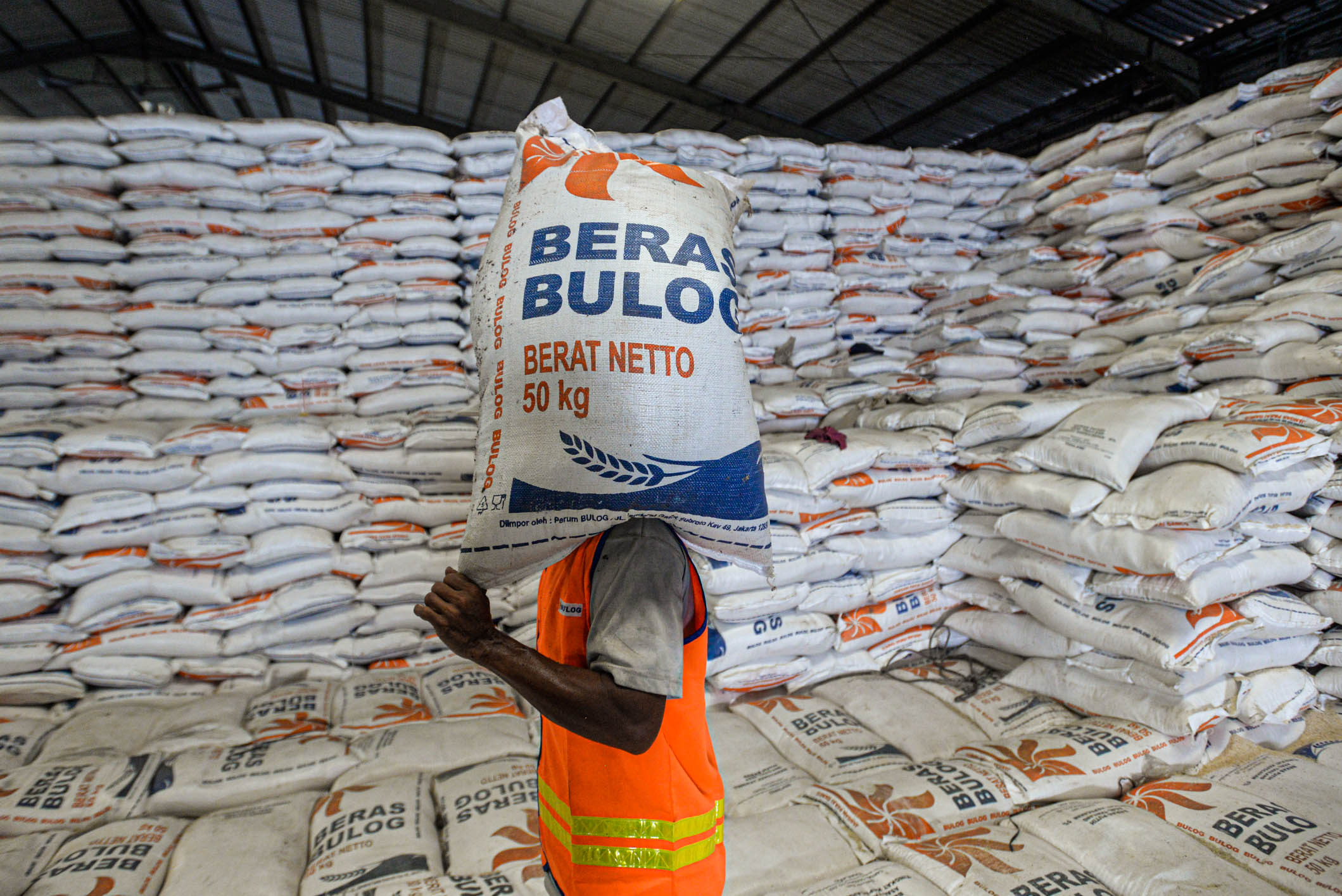 Badan Urusan Logistik (BULOG), Memainkan Peran Strategis Dalam Stabilitas Pangan Indonesia. Badan Urusan Logistik (BULOG), Memainkan Peran Strategis Dalam Stabilitas Pangan Indonesia.