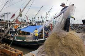 Kehidupan Nelayan di Daerah Karang Hantu Banten. Kehidupan Nelayan di Daerah Karang Hantu Banten.