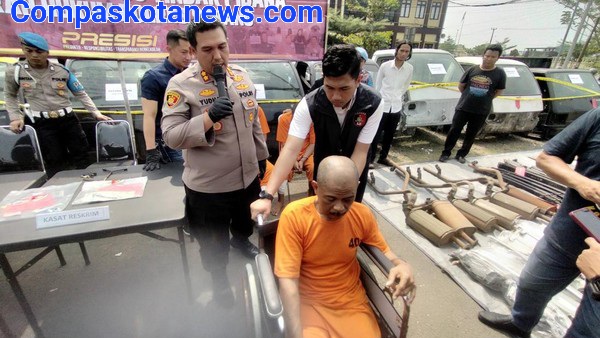 Jajaran Polisi Dari Tim Rismob Polres Serang Menangkap Pencuri Spisialis Mobil Pikap Lintas Daerah di Banten. Jajaran Polisi Dari Tim Rismob Polres Serang Menangkap Pencuri Spisialis Mobil Pikap Lintas Daerah di Banten.