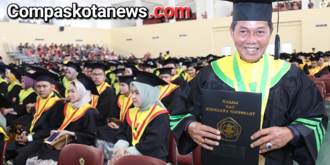 Wali Kota Serang Syafrudin Meraih Gelar Doktor Pendidikan Pascasarjana dari Untirta Banten Wali Kota Serang Syafrudin Meraih Gelar Doktor Pendidikan Pascasarjana dari Untirta Banten