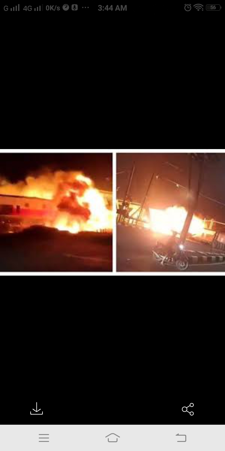 Truk Mogok Di Rel Dan Di Hantam Kereta Api, Tidak Ada Korban Jiwa. Truk Mogok Di Rel Dan Di Hantam Kereta Api, Tidak Ada Korban Jiwa.