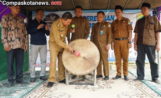 Wali Kota Serang Menyaksikan Sekaligus Meresmikan Pengecoran Drainase di Kaliwadas Rt 002 Rw 006 Kelurahan Lopang Wali Kota Serang Menyaksikan Sekaligus Meresmikan Pengecoran Drainase di Kaliwadas Rt 002 Rw 006 Kelurahan Lopang