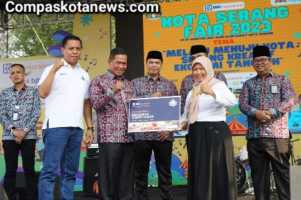 Wali Kota Serang Syafrudin Resmi Buka Pameran “Serang Fair 2023” yang Tampilkan 82 Stan Peserta dari Berbagai Sektor Sekota Serang Wali Kota Serang Syafrudin Resmi Buka Pameran “Serang Fair 2023” yang Tampilkan 82 Stan Peserta dari Berbagai Sektor Sekota Serang