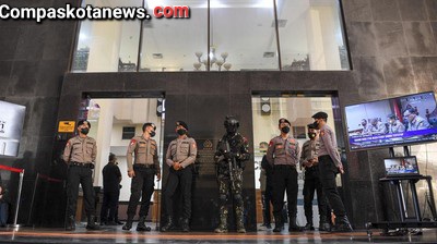 Mabes Polri Resmi Pecat Kombes Yulius Bambang Karyanto Terkait Kasus Narkoba Jenis Sabu Bersama Wanita di Hotel Mabes Polri Resmi Pecat Kombes Yulius Bambang Karyanto Terkait Kasus Narkoba Jenis Sabu Bersama Wanita di Hotel