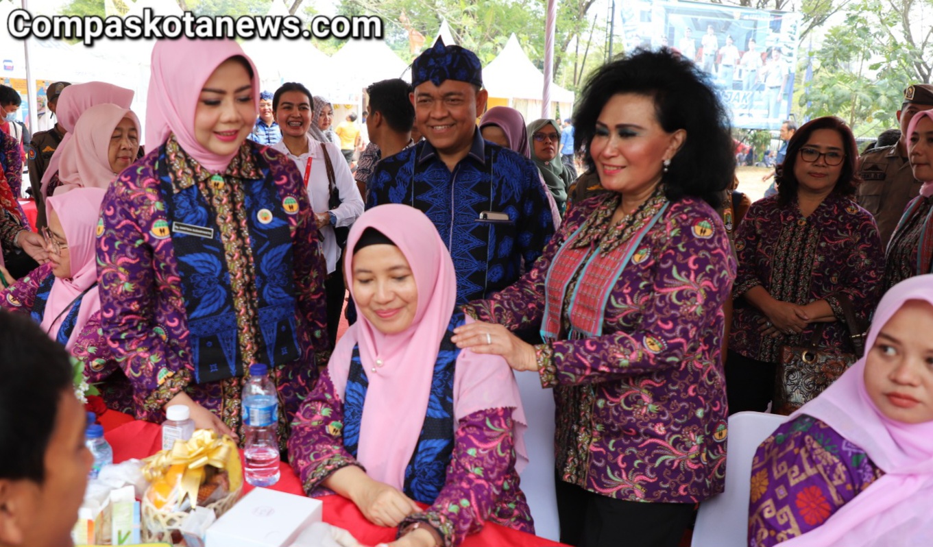 Nanny Tjahjanto Ketua IKAWTI ATR/BPN Prov Banten Hadirkan Kebahagiaan Melalui Momen Bakti Sosial HANTARU 2023 Nanny Tjahjanto Ketua IKAWTI ATR/BPN Prov Banten Hadirkan Kebahagiaan Melalui Momen Bakti Sosial HANTARU 2023