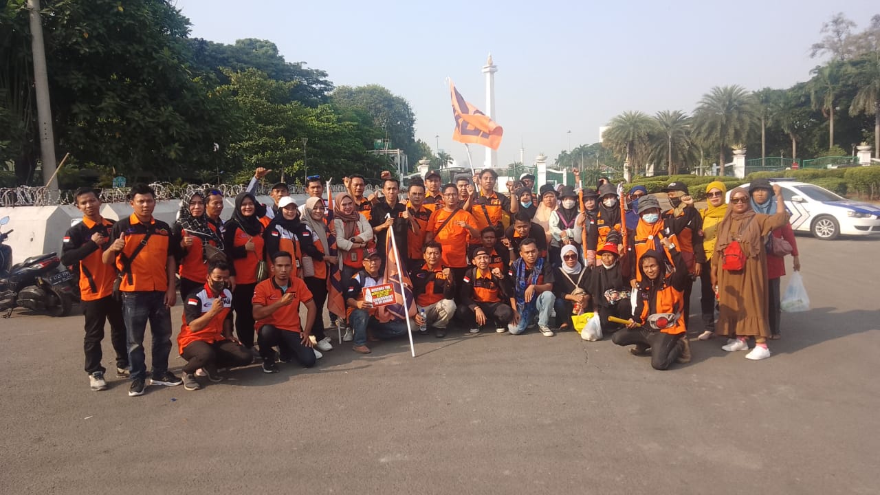 Aksi Demo KSBSI PK FKUI Tuntutan Mencabut UU No : 6 Tahun 2023. Aksi Demo KSBSI PK FKUI Tuntutan Mencabut UU No : 6 Tahun 2023.