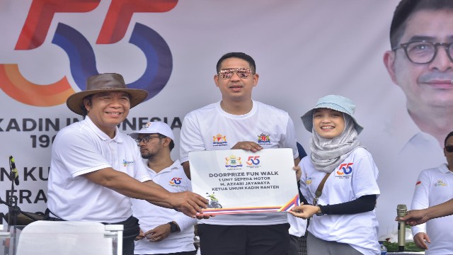 Pj Gubernur Banten Memberikan Kado Spesial Kepada Kadin Banten Pj Gubernur Banten Memberikan Kado Spesial Kepada Kadin Banten